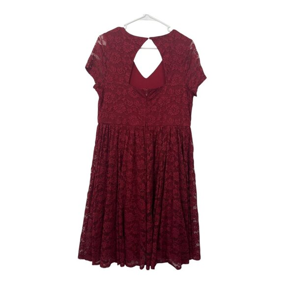 Torrid Plus Size Womens SZ 10  Red Lace Short Sleeve Dress With Keyhole Back - Picture 8 of 10